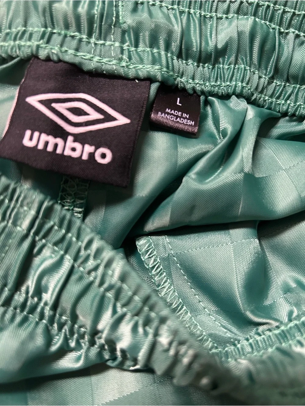 BUNDLE Of 4 / modern reissue checkered Umbro athletic shorts. Like new size L